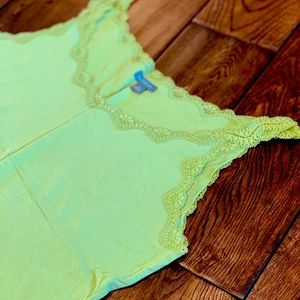 ⭐️2 for $20⭐️Ann Taylor Cami